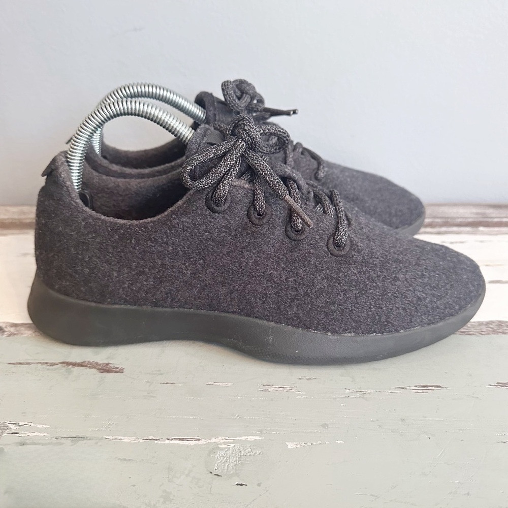 Allbirds Dark Gray & Black Wool Runners Women’s Size 9